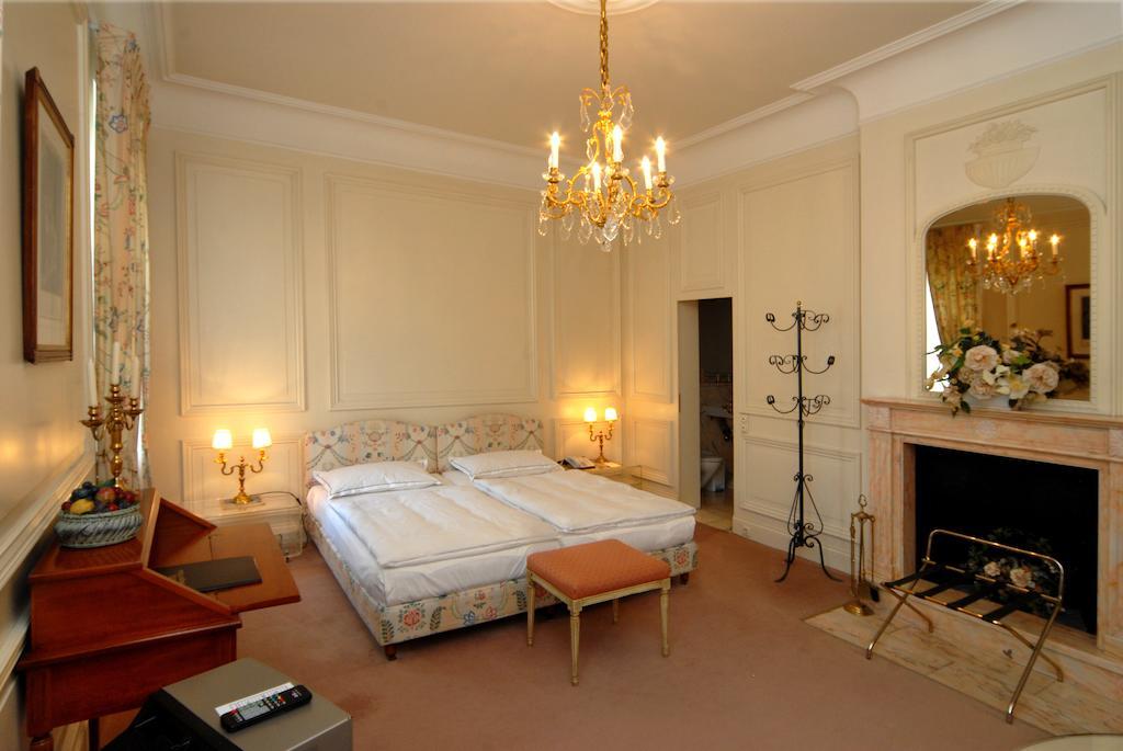Hotel Bürger Palais Ansbach Ruang foto