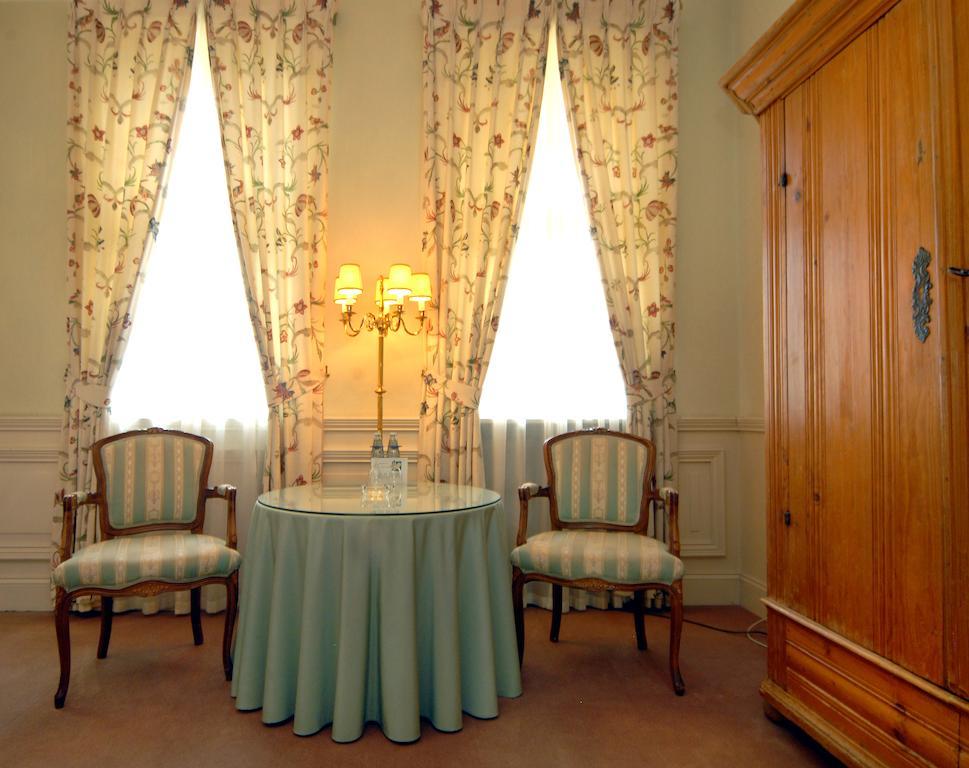 Hotel Bürger Palais Ansbach Ruang foto
