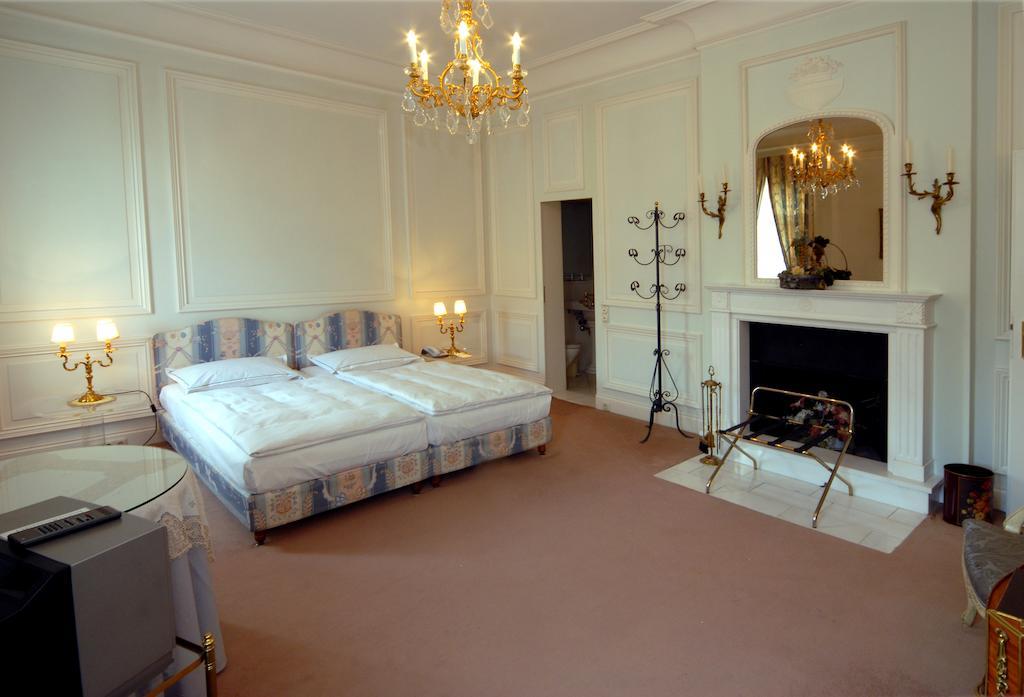 Hotel Bürger Palais Ansbach Ruang foto